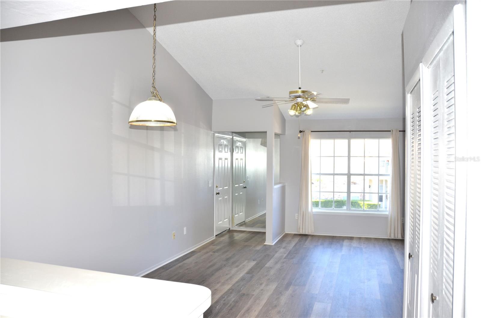 Image 4 of 22 For 140 Reserve Circle 200