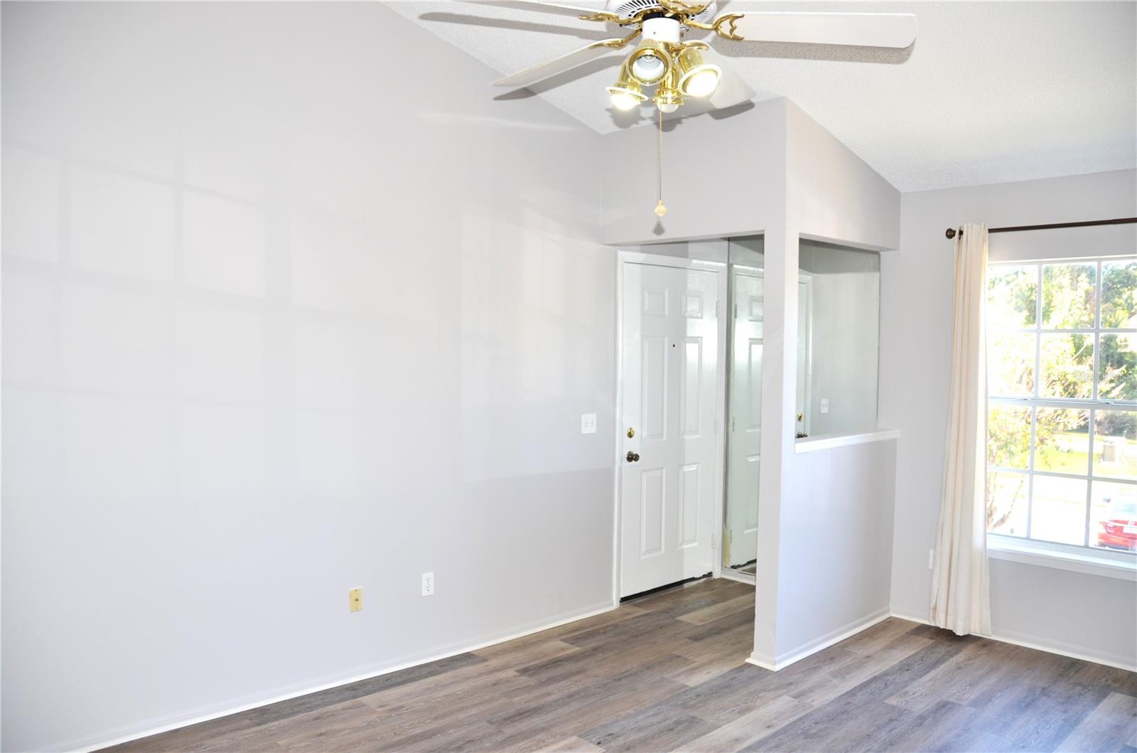 Image 6 of 22 For 140 Reserve Circle 200