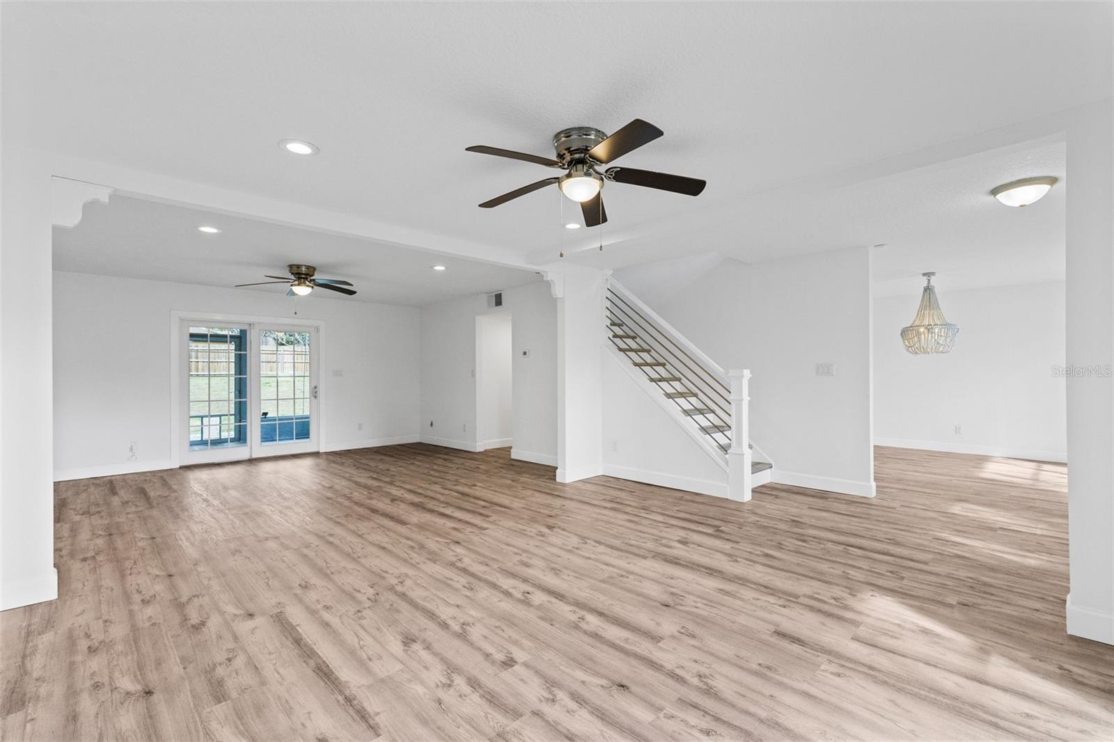 Image 17 of 37 For 1927 Palm View Drive