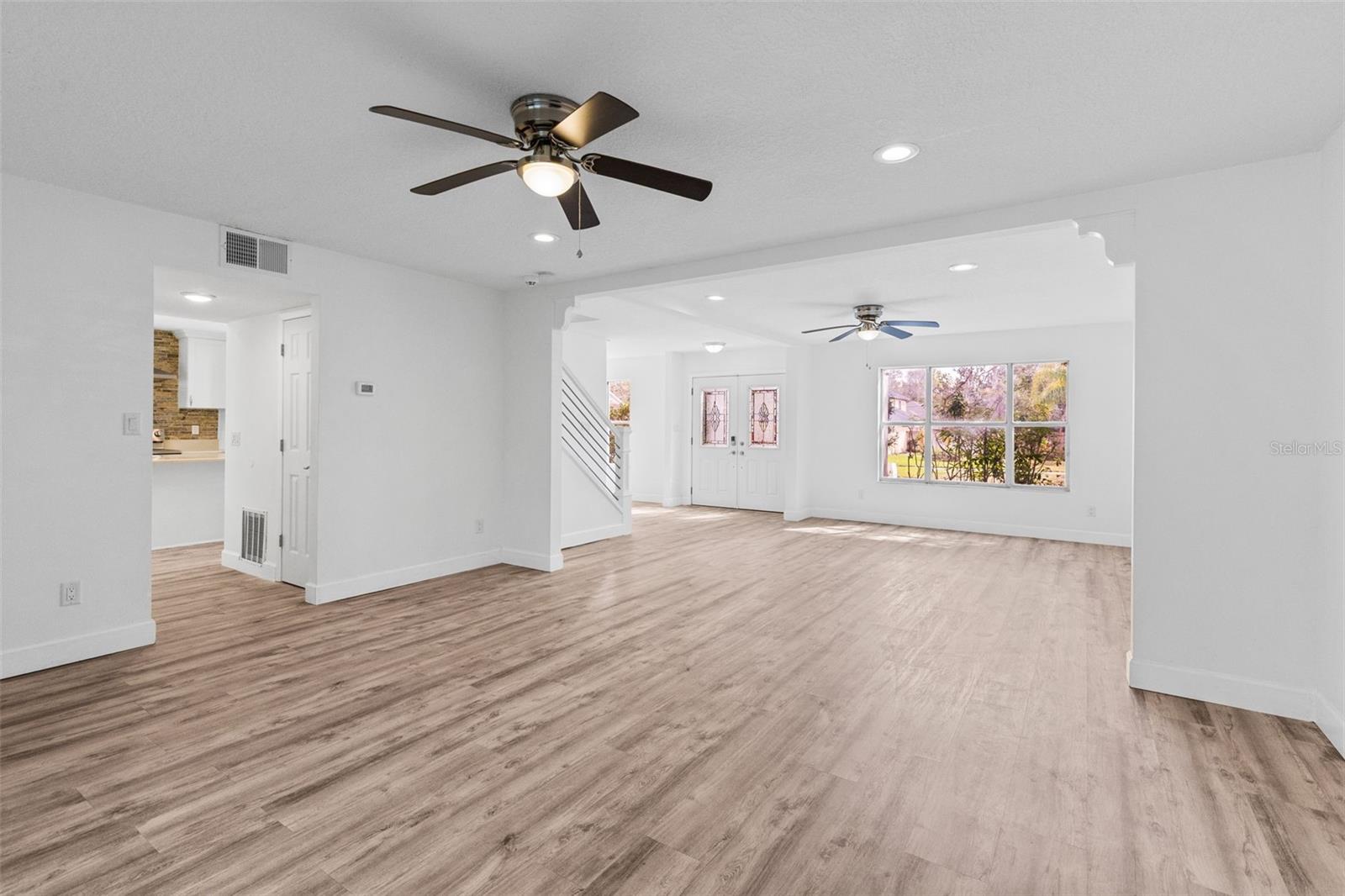 Image 20 of 37 For 1927 Palm View Drive