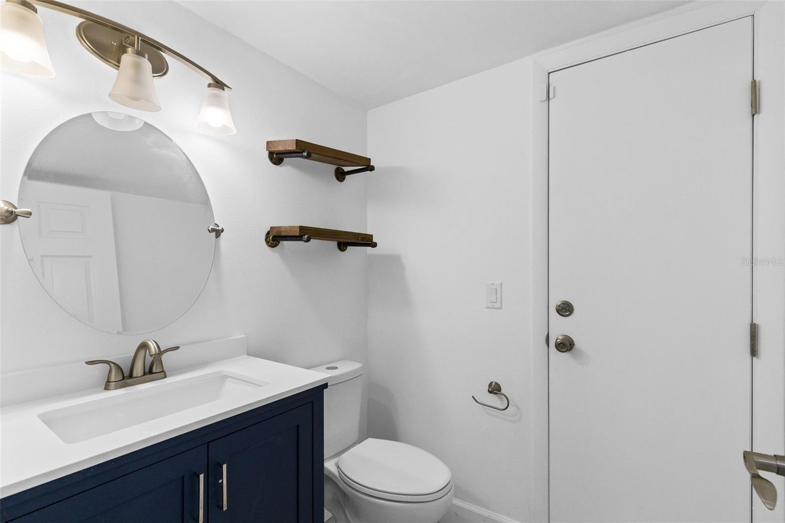 Image 21 of 37 For 1927 Palm View Drive