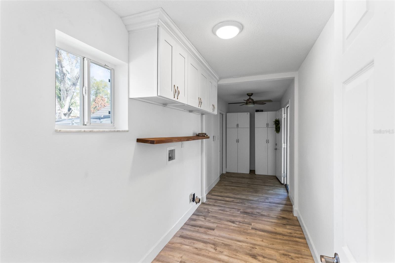 Image 29 of 37 For 1927 Palm View Drive