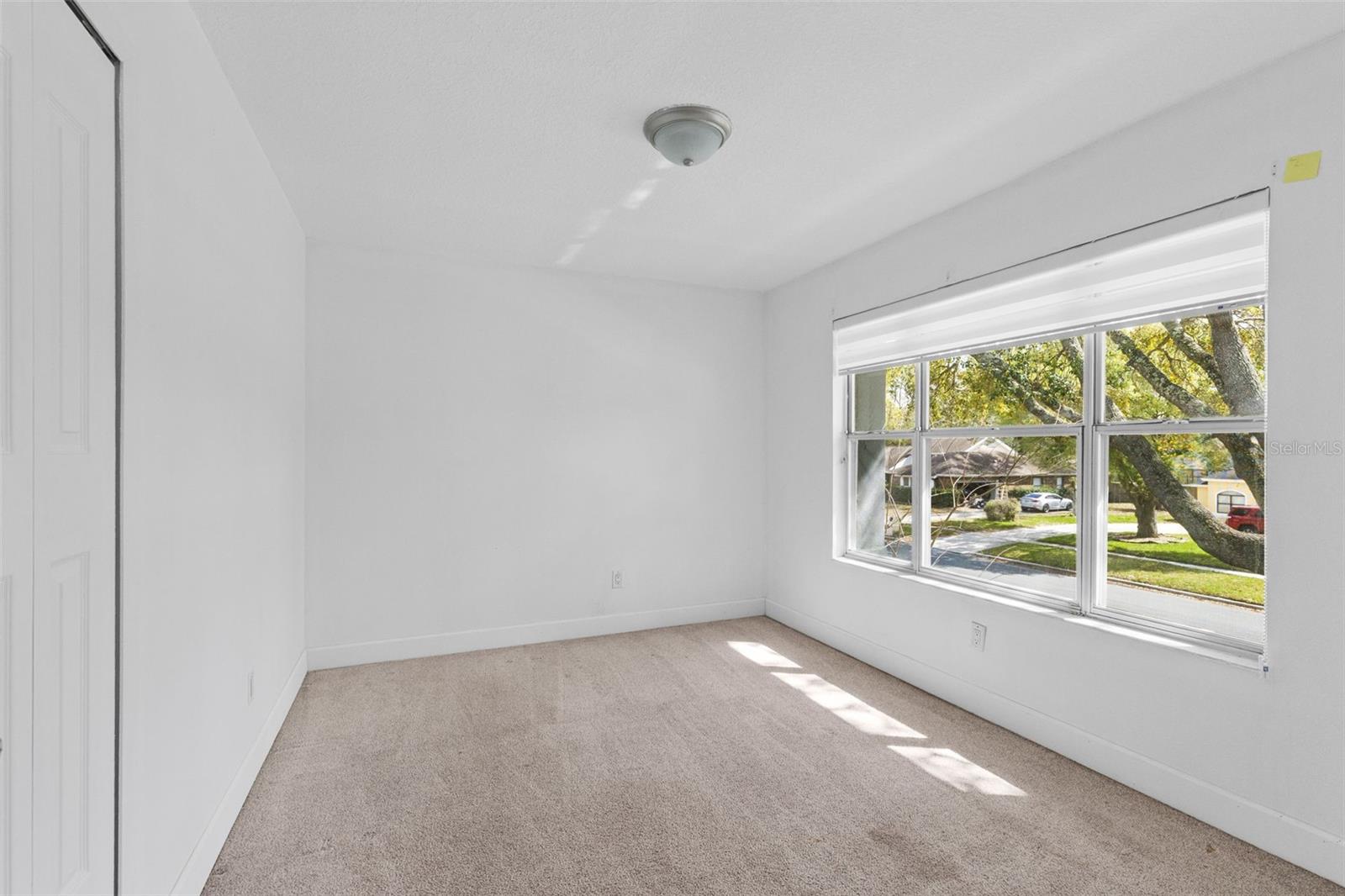 Image 9 of 37 For 1927 Palm View Drive