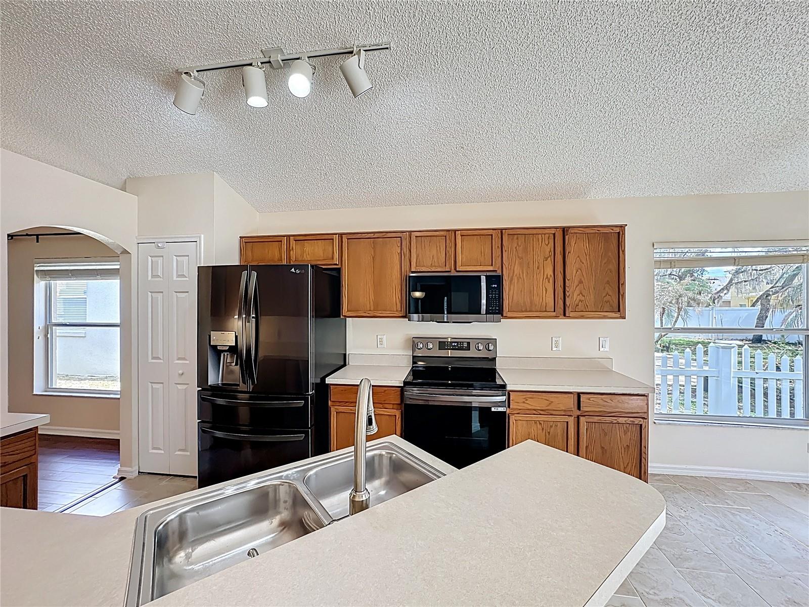 Image 13 of 41 For 3817 Shawn Circle