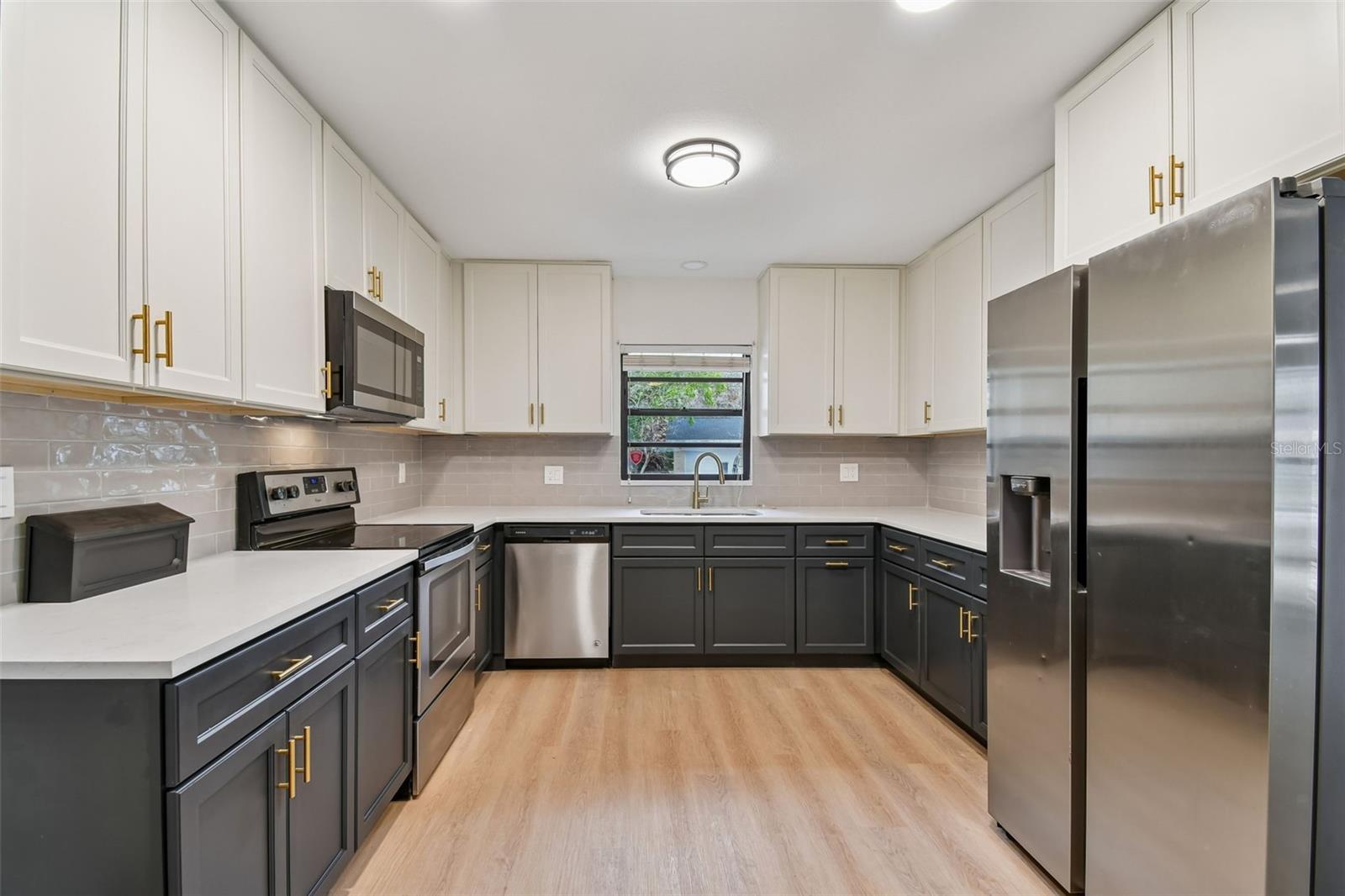 Image 9 of 50 For 2708 Lion Heart Road