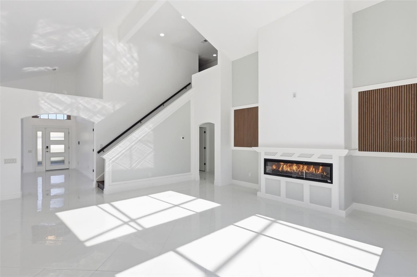 Image 16 of 43 For 3904 Woodsfield Court