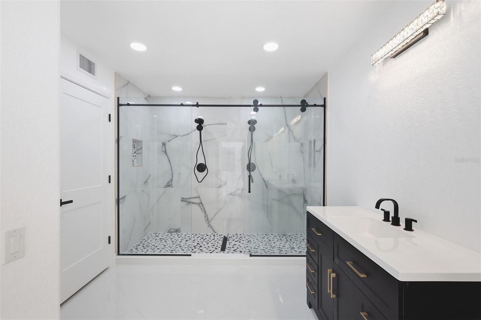 Image 28 of 43 For 3904 Woodsfield Court