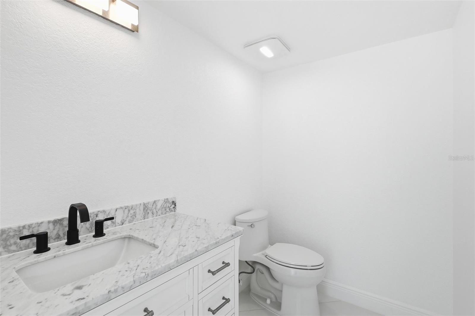 Image 31 of 43 For 3904 Woodsfield Court