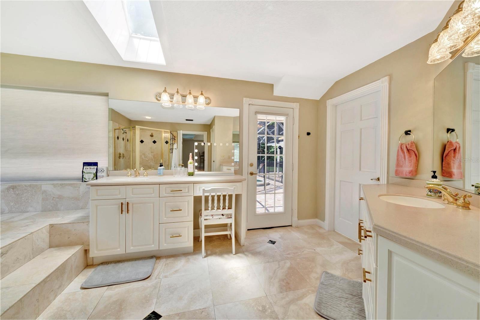 Image 14 of 30 For 1741 Alvarado Court