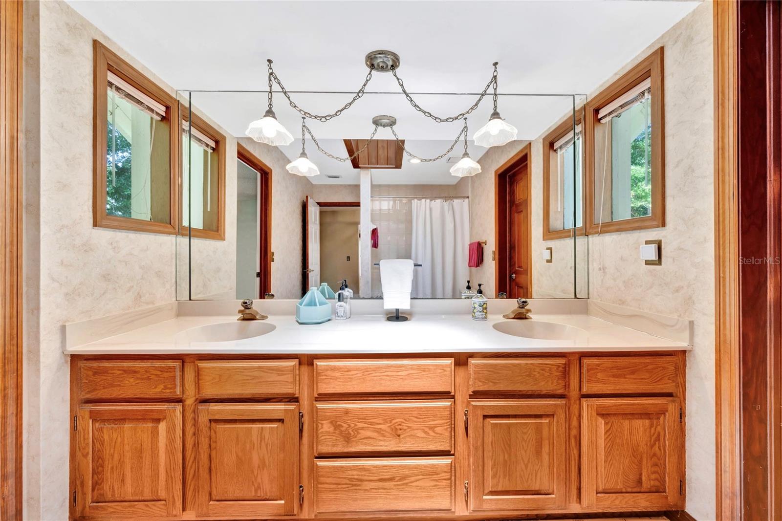 Image 17 of 30 For 1741 Alvarado Court