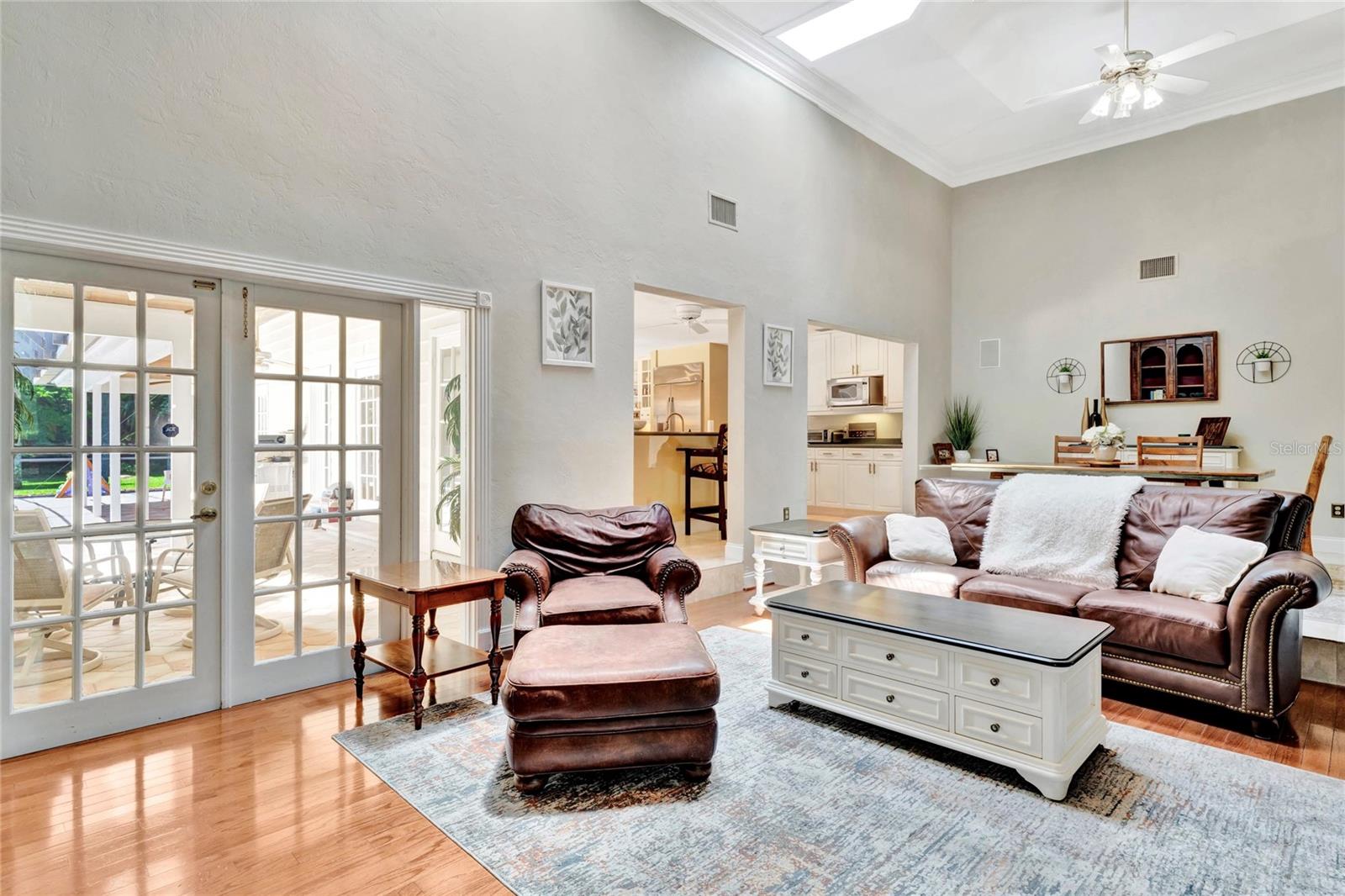 Image 7 of 30 For 1741 Alvarado Court