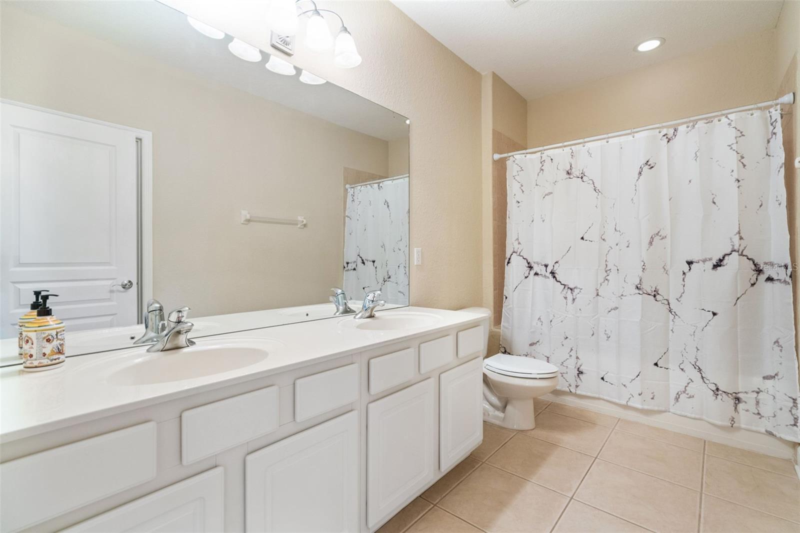 Image 44 of 64 For 3099 Metro Sevilla Drive 101