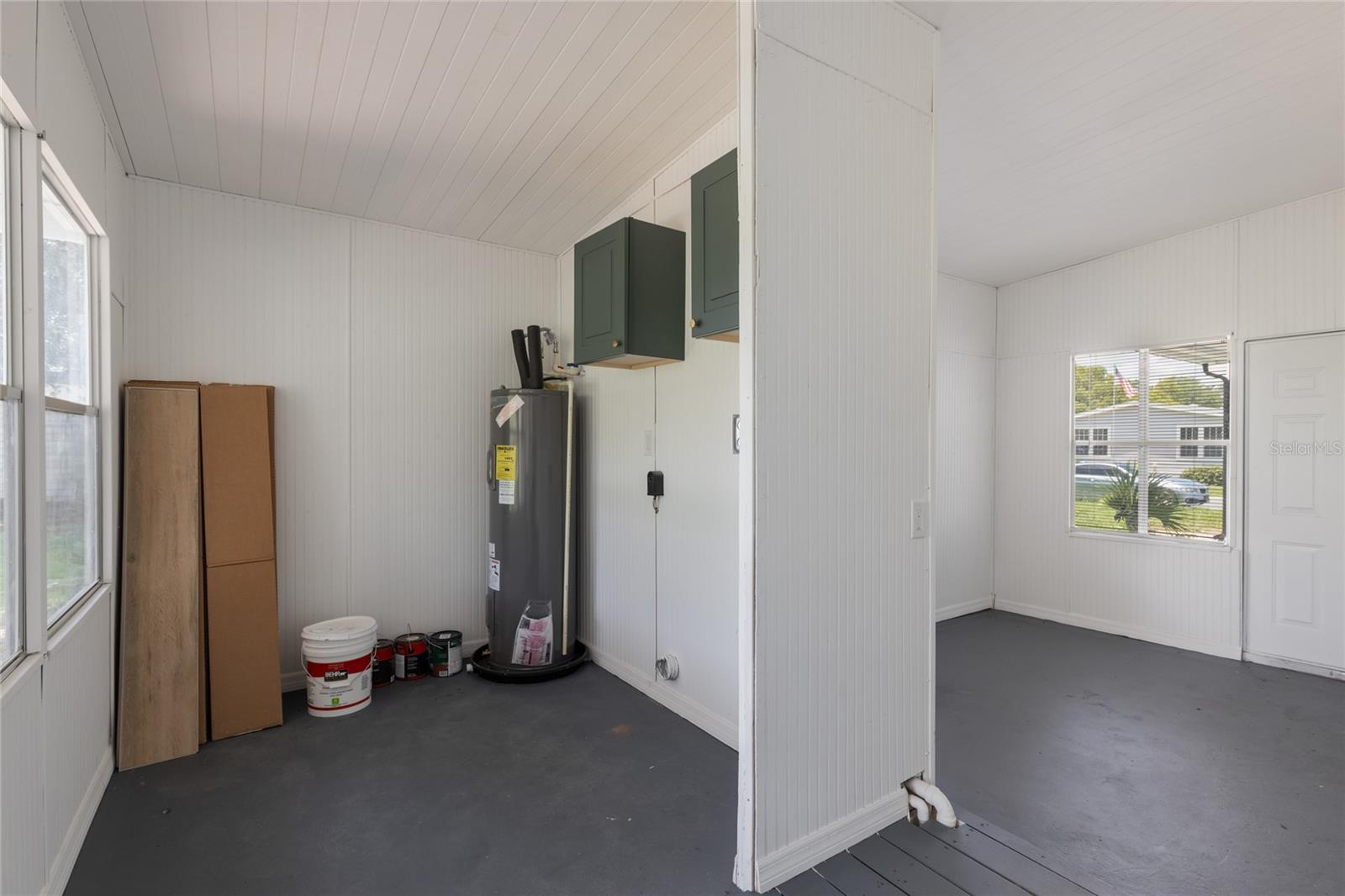 Image 17 of 21 For 814 Roseapple Avenue