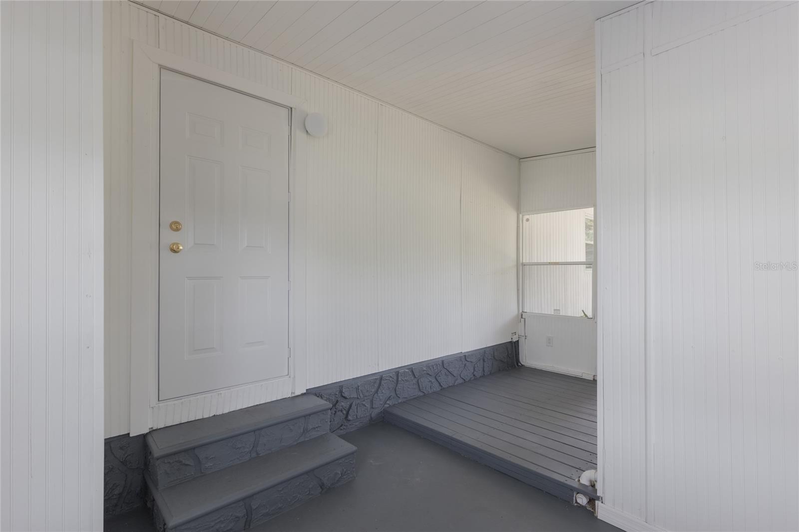 Image 18 of 21 For 814 Roseapple Avenue