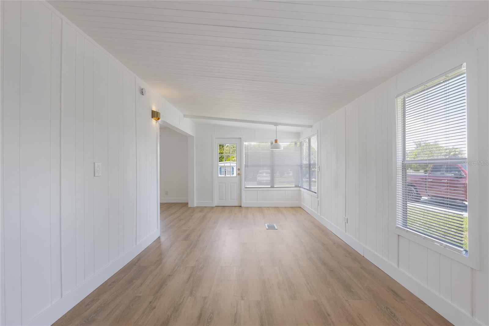 Image 6 of 21 For 814 Roseapple Avenue