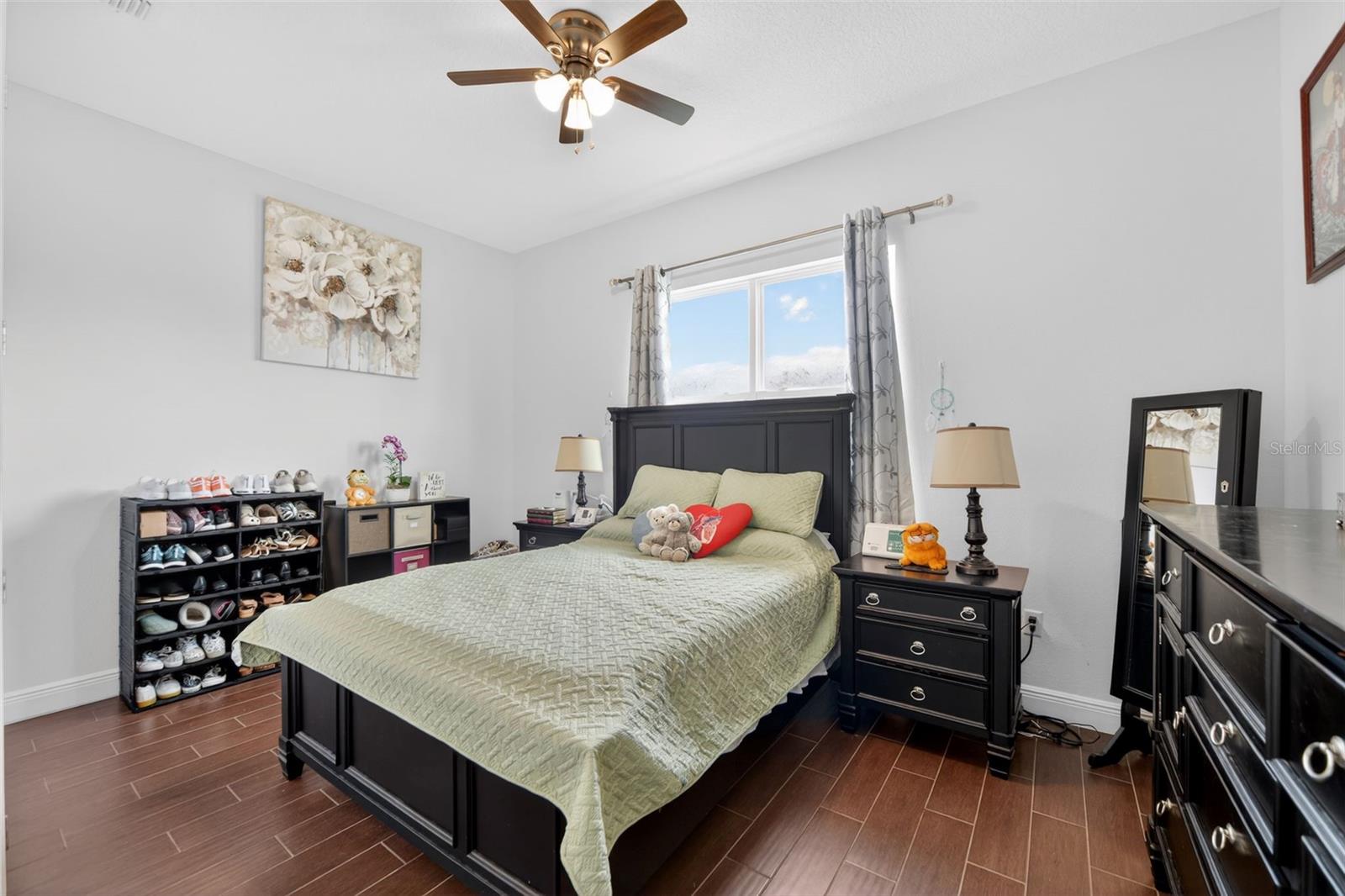 Image 10 of 20 For 4950 Pall Mall Street E