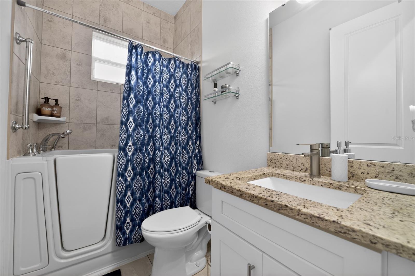 Image 15 of 20 For 4950 Pall Mall Street E