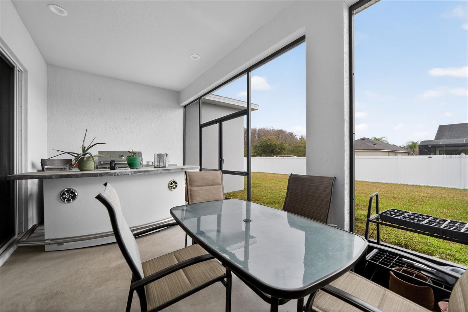 Image 16 of 20 For 4950 Pall Mall Street E