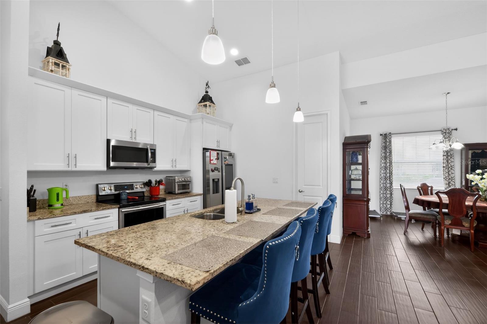 Image 5 of 20 For 4950 Pall Mall Street E