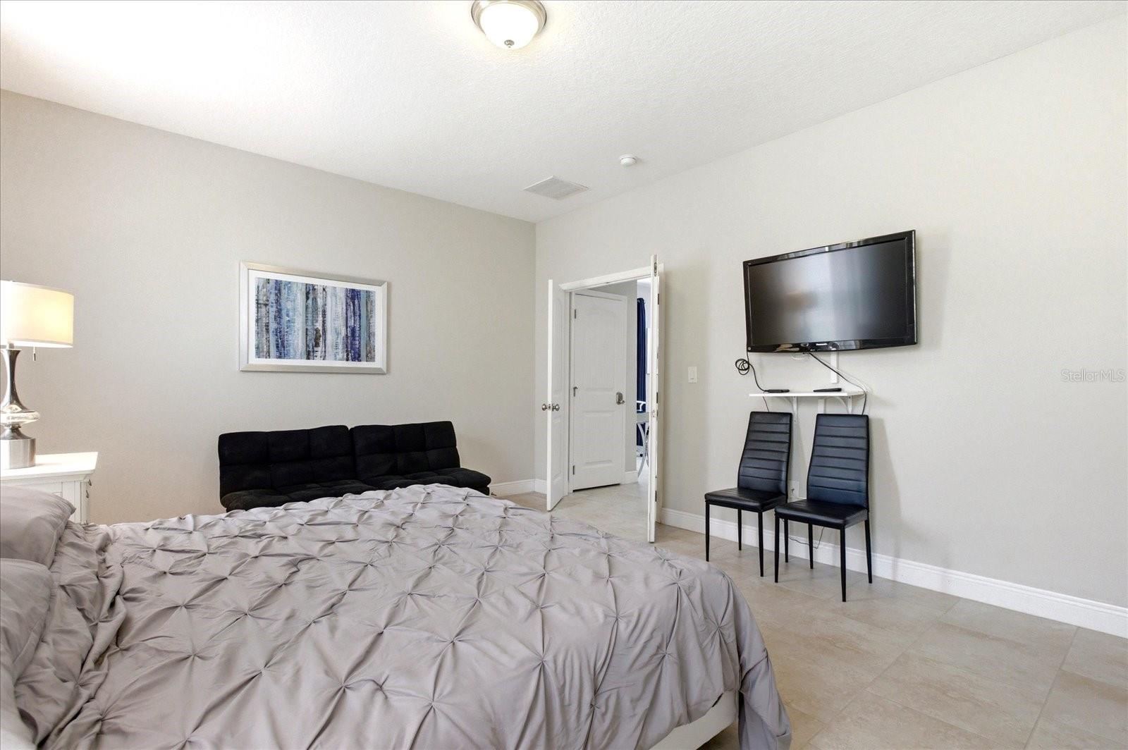 Image 20 of 51 For 4201 Oakview Drive