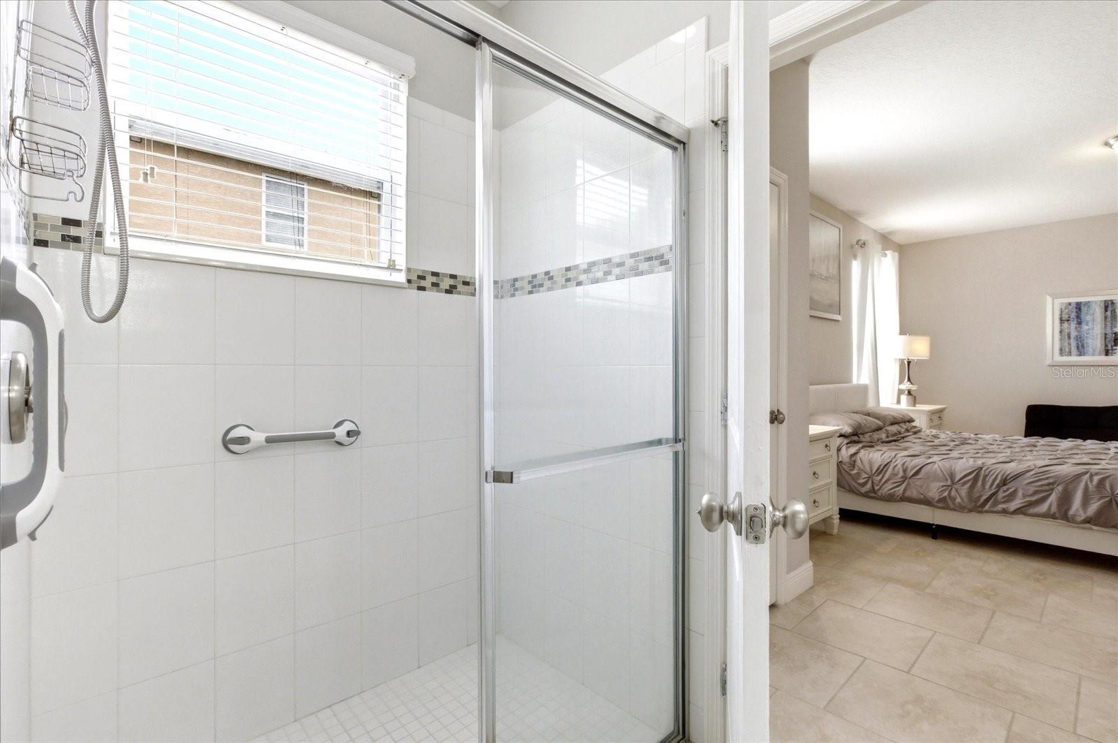 Image 22 of 51 For 4201 Oakview Drive