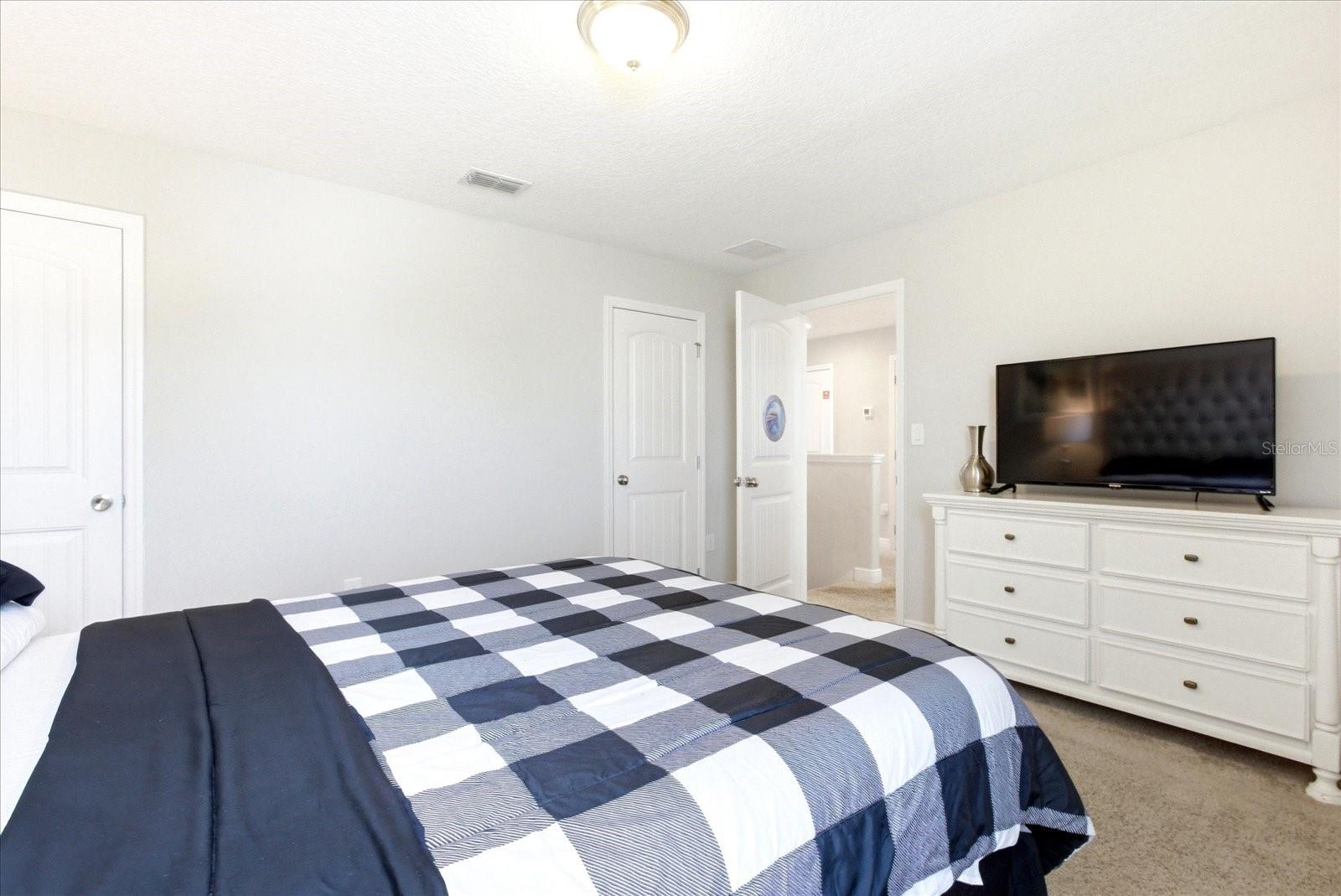 Image 29 of 51 For 4201 Oakview Drive