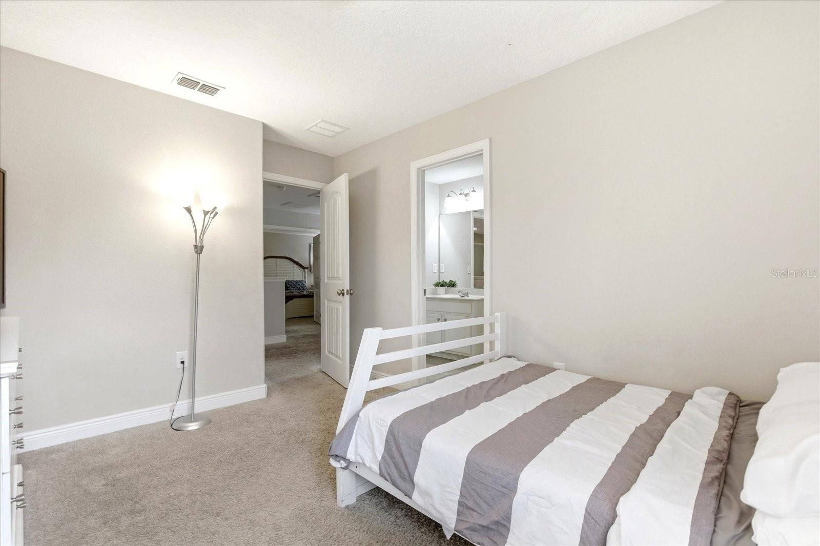 Image 34 of 51 For 4201 Oakview Drive