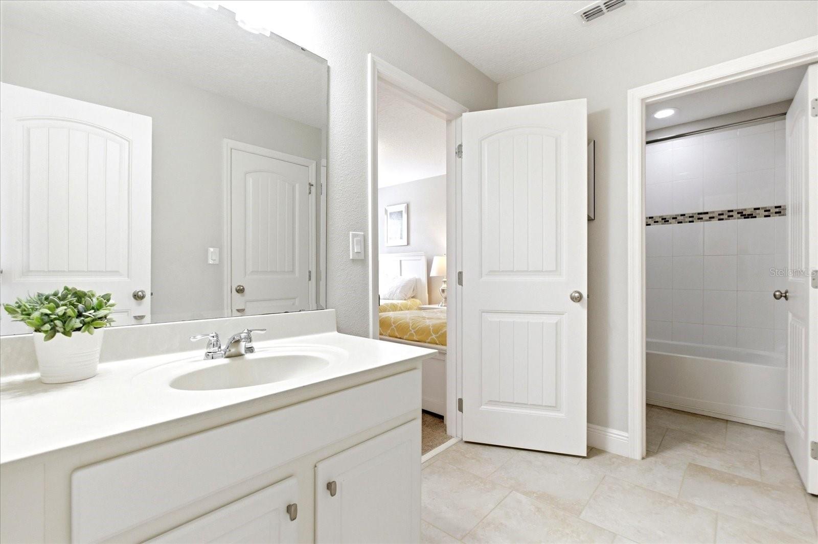 Image 35 of 51 For 4201 Oakview Drive