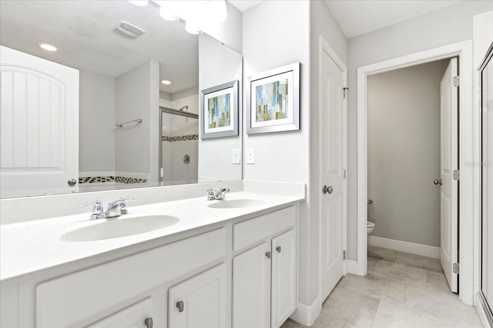 Image 44 of 51 For 4201 Oakview Drive