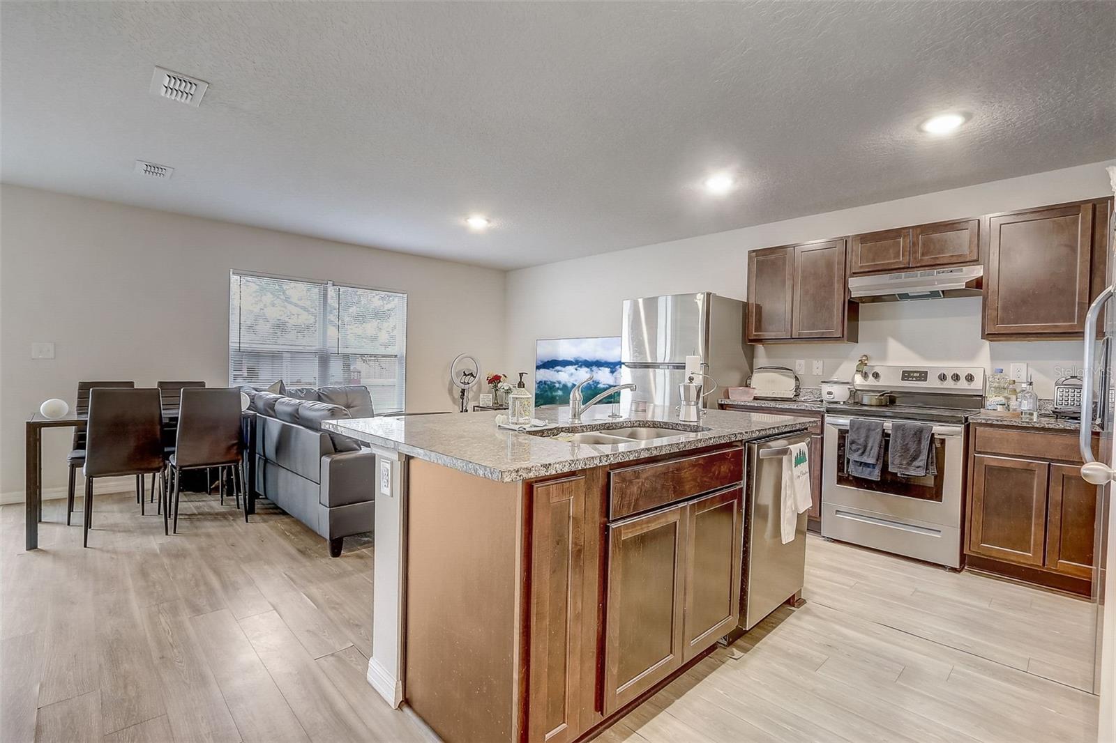 Image 5 of 16 For 5 Rainbow Lane