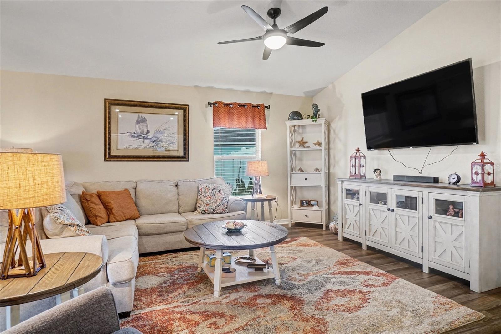 Image 4 of 25 For 2449 Begonia Street