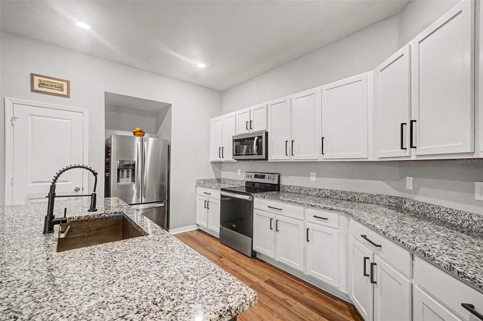 Image 7 of 25 For 2449 Begonia Street