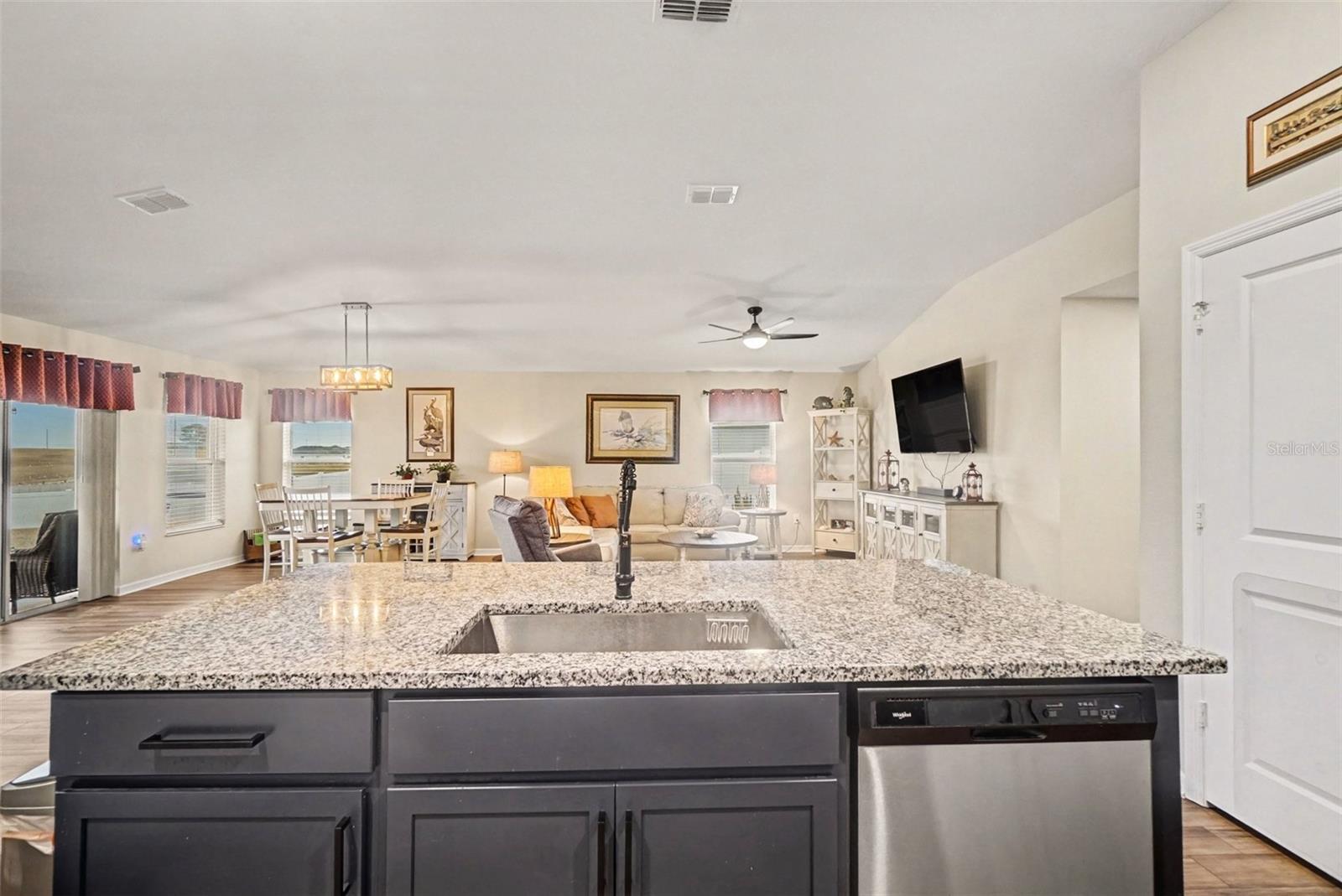 Image 8 of 25 For 2449 Begonia Street