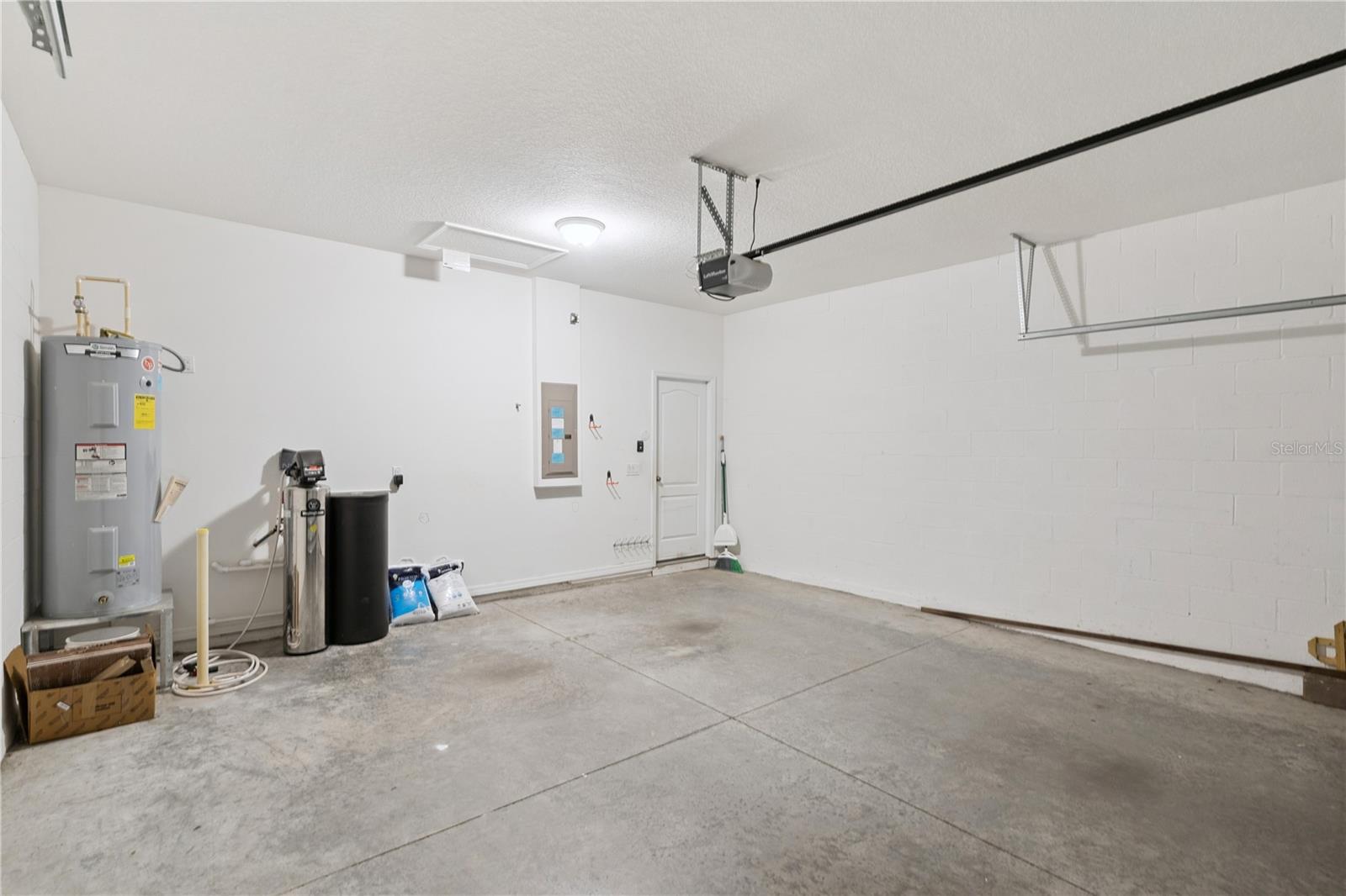 Image 17 of 23 For 15533 Murcott Blossom Boulevard