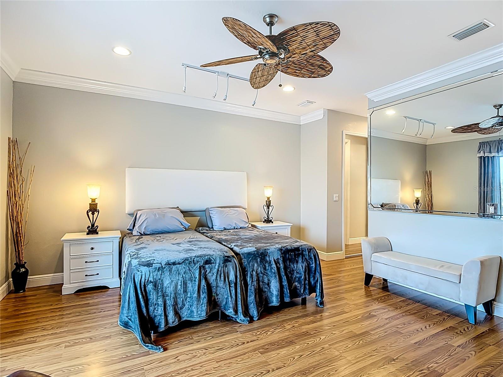 Image 19 of 37 For 6828 Sombras Way