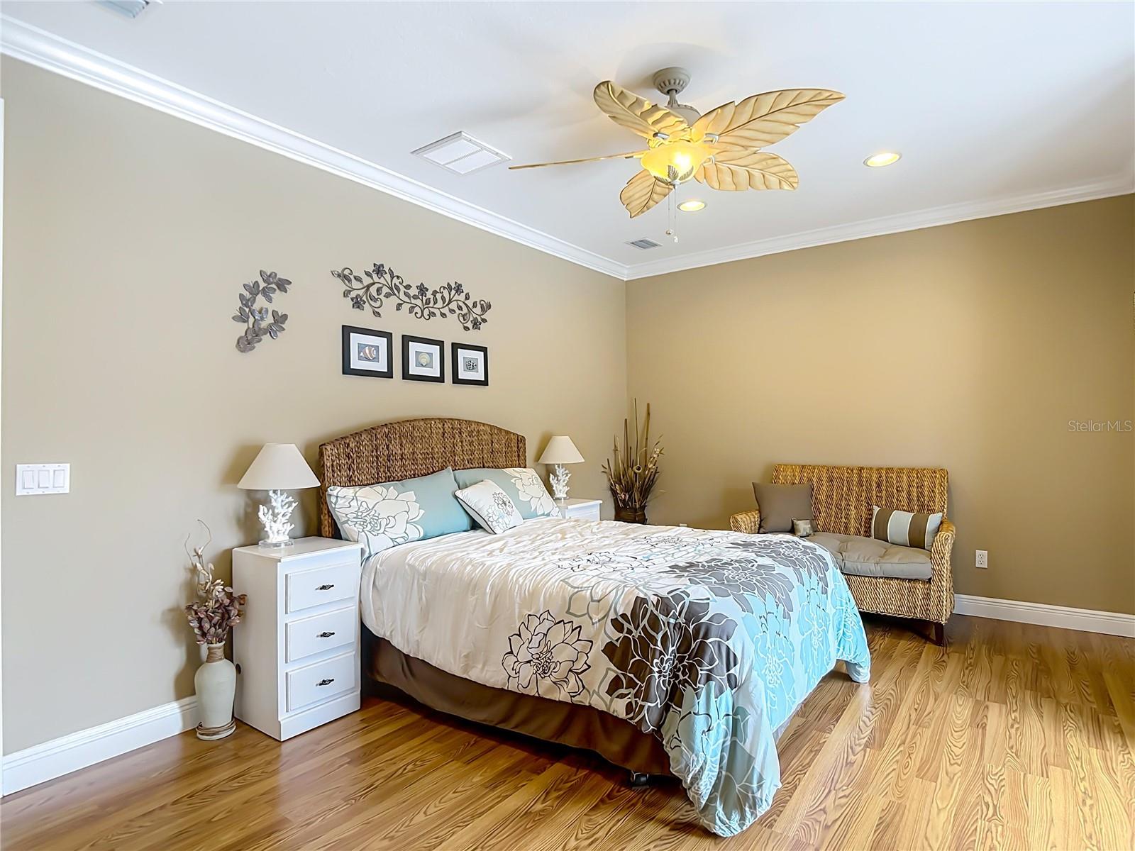 Image 32 of 37 For 6828 Sombras Way