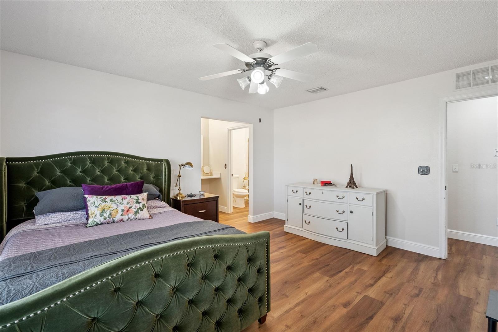 Image 22 of 48 For 2500 Courtland Boulevard