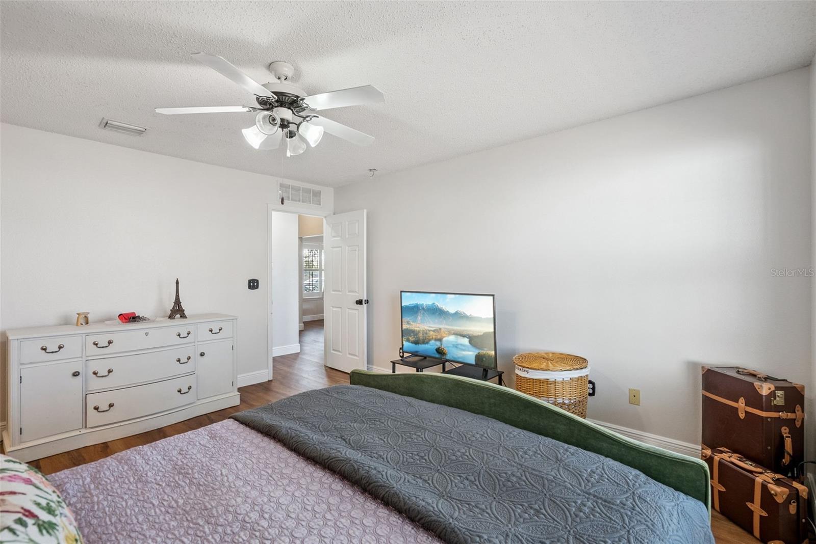 Image 24 of 48 For 2500 Courtland Boulevard