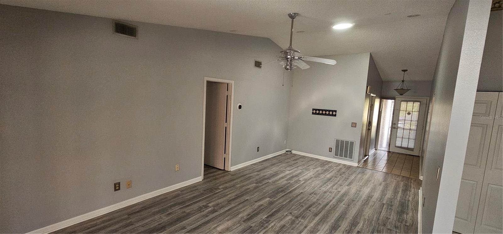 Image 10 of 46 For 4075 Shoreside Circle