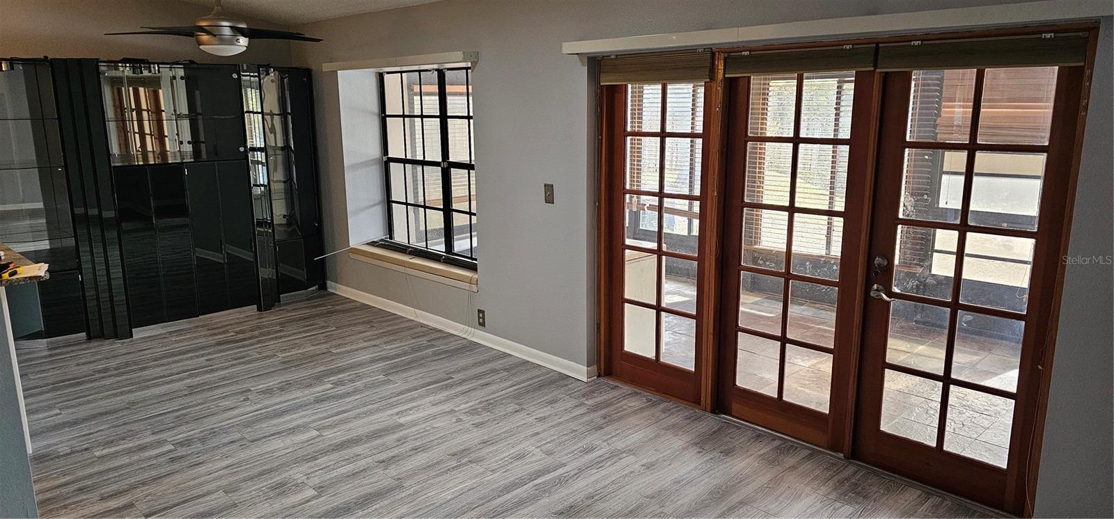 Image 11 of 46 For 4075 Shoreside Circle