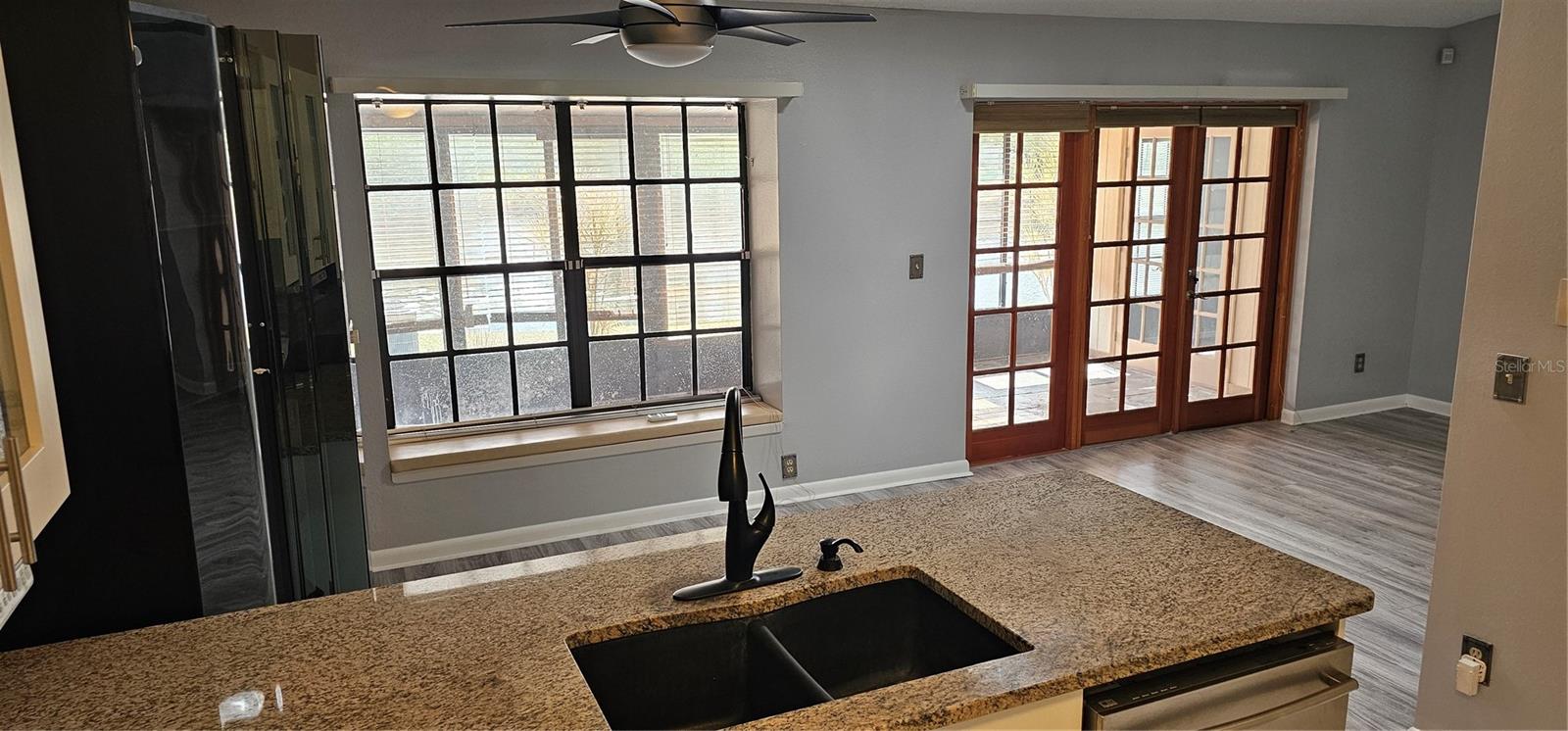 Image 15 of 46 For 4075 Shoreside Circle