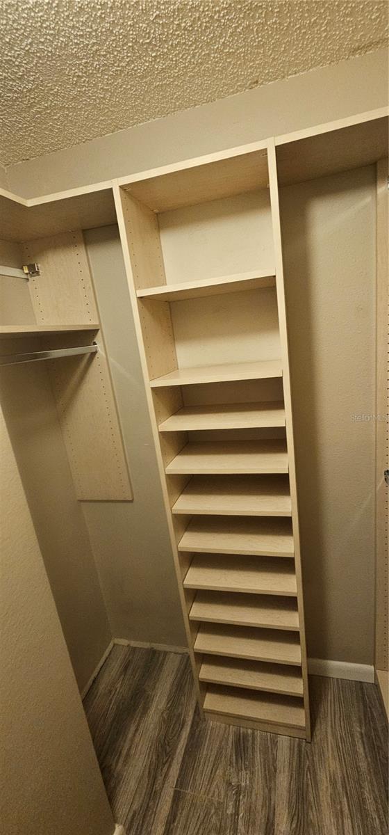 Image 20 of 46 For 4075 Shoreside Circle