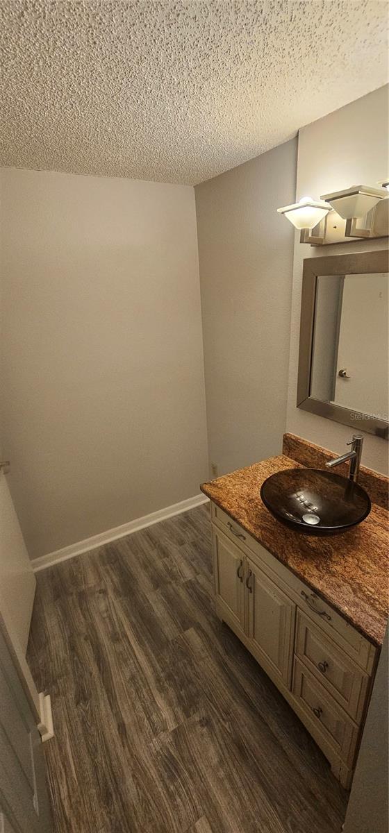 Image 24 of 46 For 4075 Shoreside Circle