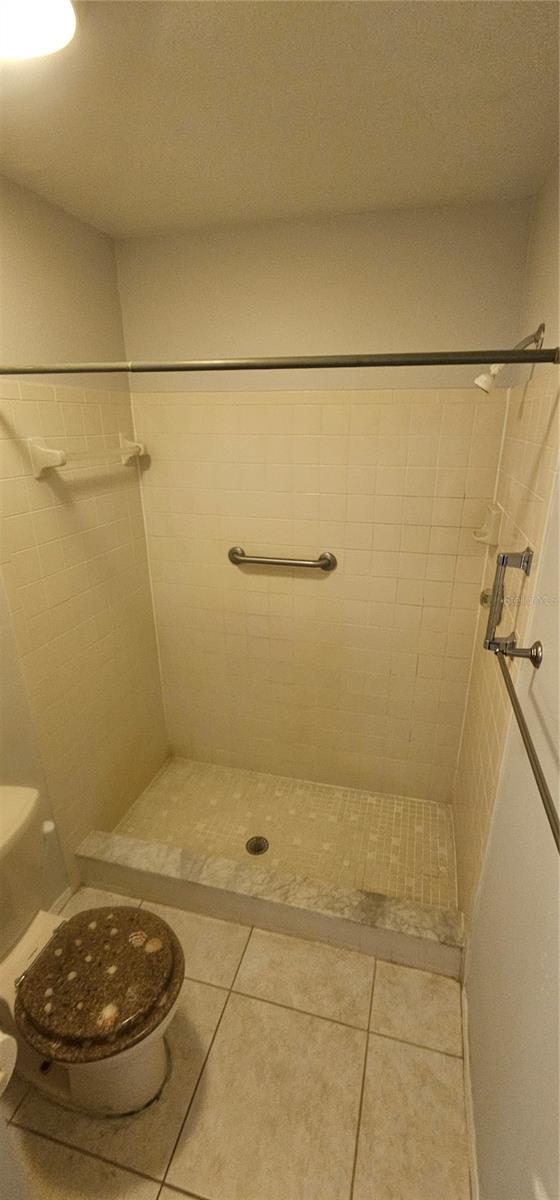 Image 26 of 46 For 4075 Shoreside Circle