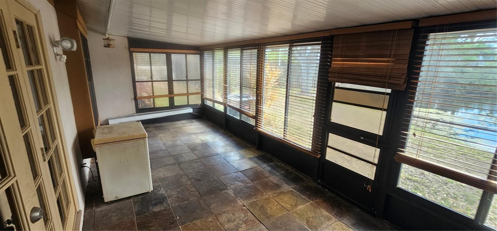 Image 36 of 46 For 4075 Shoreside Circle