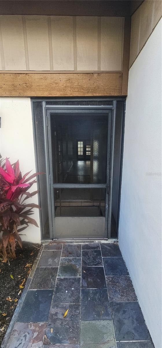 Image 4 of 46 For 4075 Shoreside Circle