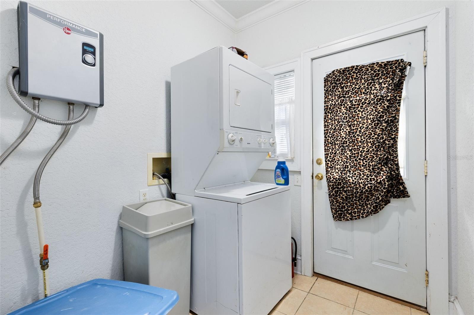 Image 24 of 29 For 1415 Amelia Street