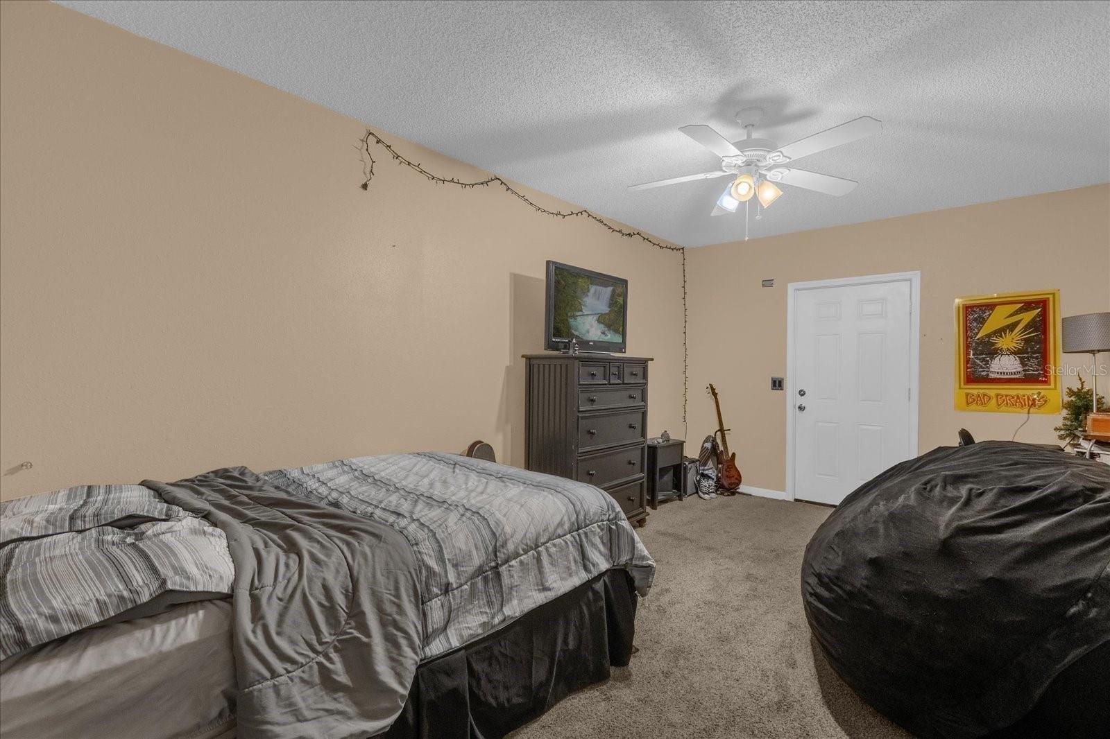 Image 22 of 27 For 1079 Lakewood Avenue