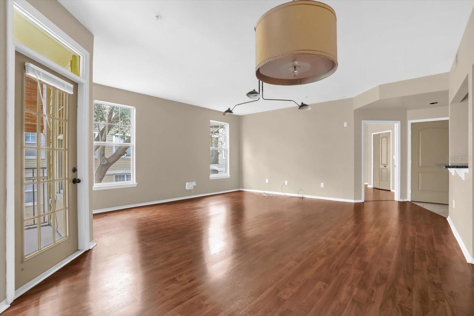 Image 10 of 23 For 404 Summit Ridge Place 204