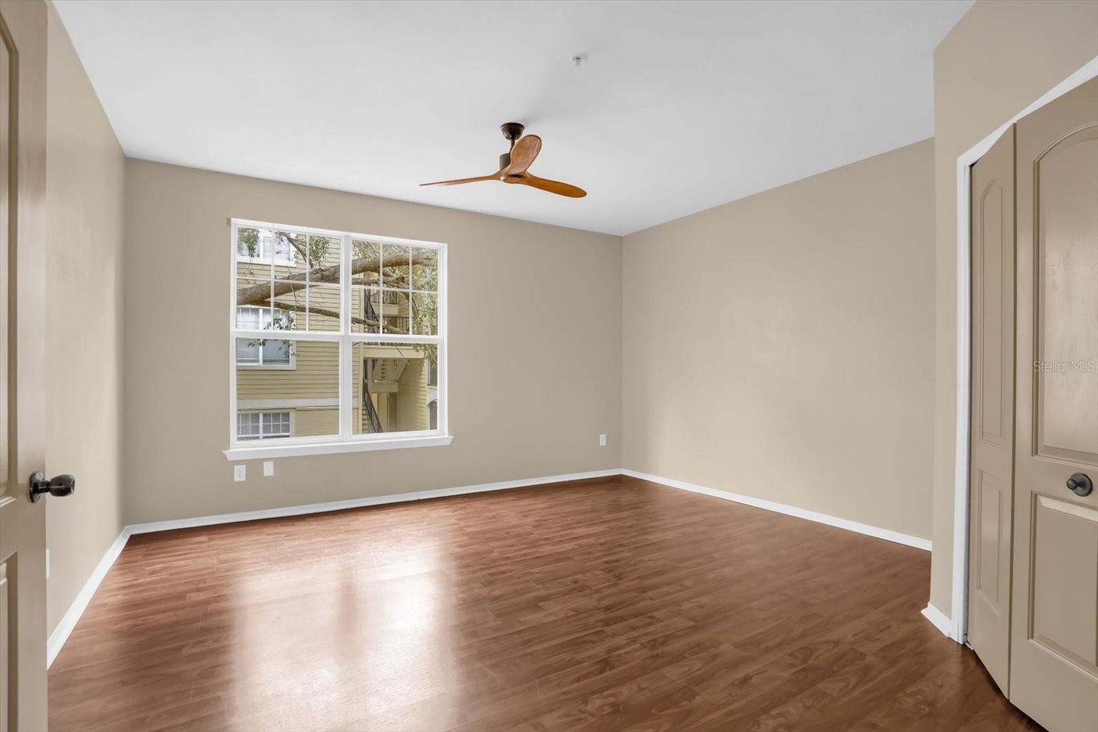 Image 12 of 23 For 404 Summit Ridge Place 204